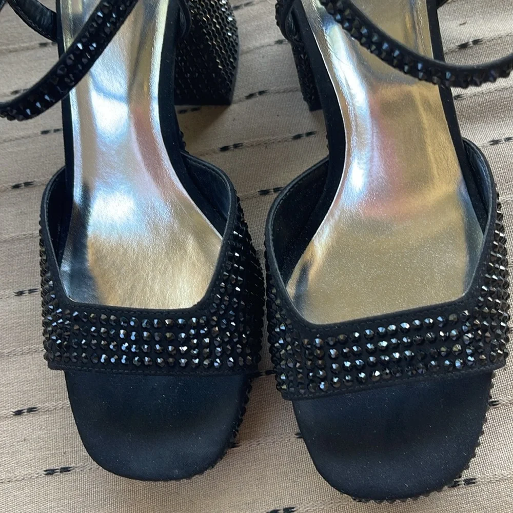 Beaded platform sandals by Mix NO. 6. Size 8 1/2 medium